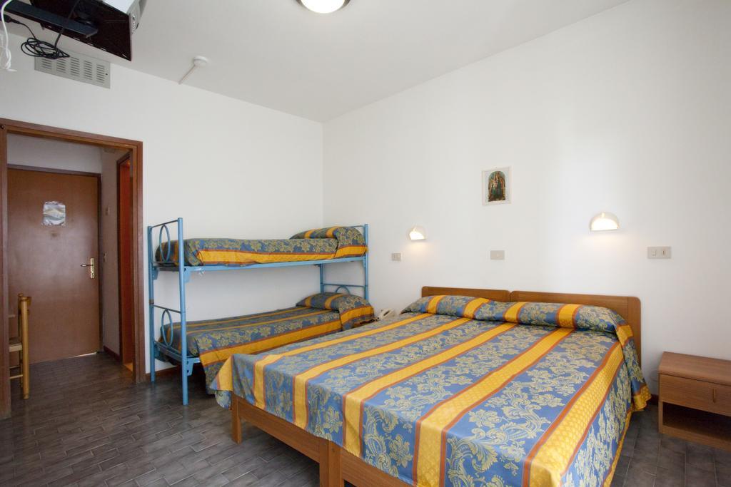 Hotel Bettina Lido di Jesolo Ngoại thất bức ảnh
